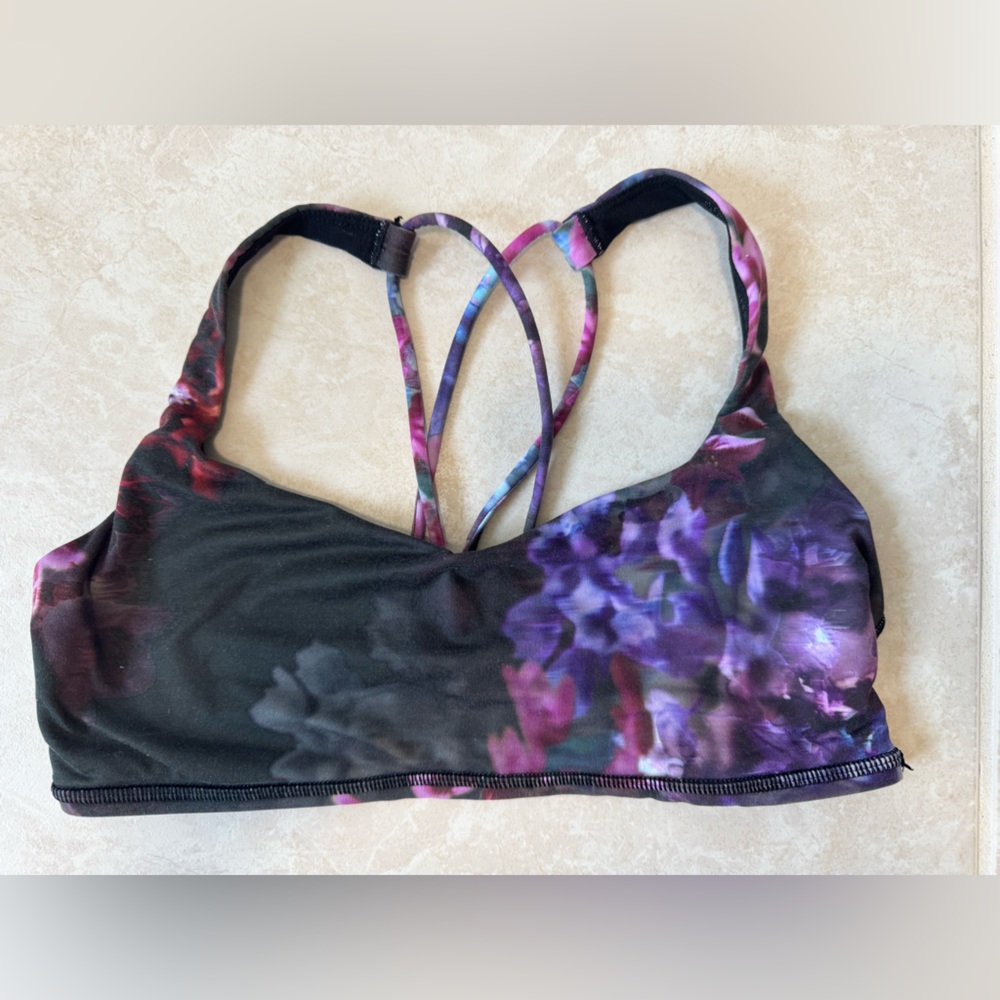 Lulu Lemon Free to be bra size 8